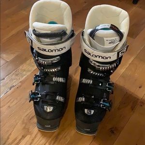 Women’s Solomon Ski Boots
